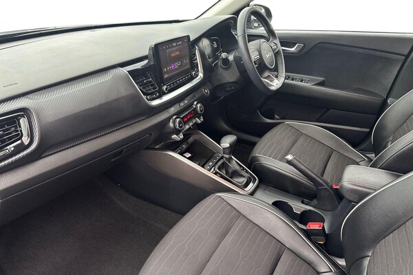 Used Kia Stonic 2024 for sale - 76289845: Photo 13