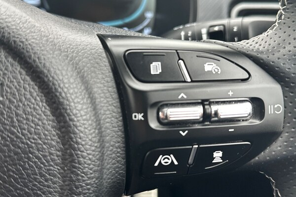 Used Kia Stonic 2024 for sale - 76289845: Photo 22