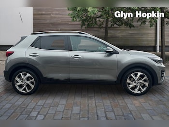 Used Kia Stonic 2024 for sale - 76289845: Photo 2