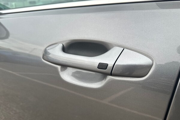 Used Kia Stonic 2024 for sale - 76289845: Photo 30