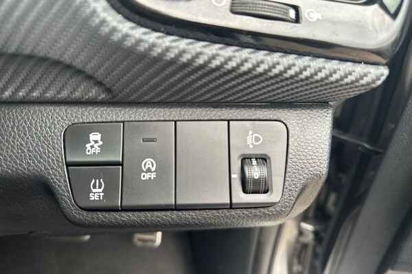Used Kia Stonic 2024 for sale - 76289845: Photo 37