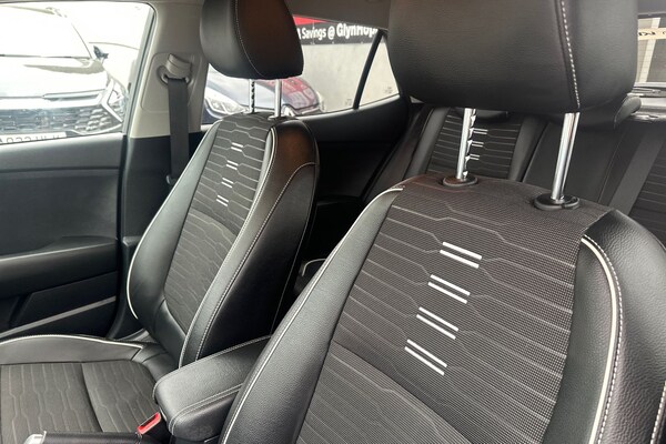 Used Kia Stonic 2024 for sale - 76289845: Photo 44