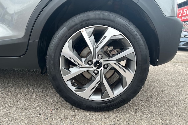 Used Kia Stonic 2024 for sale - 76289845: Photo 9