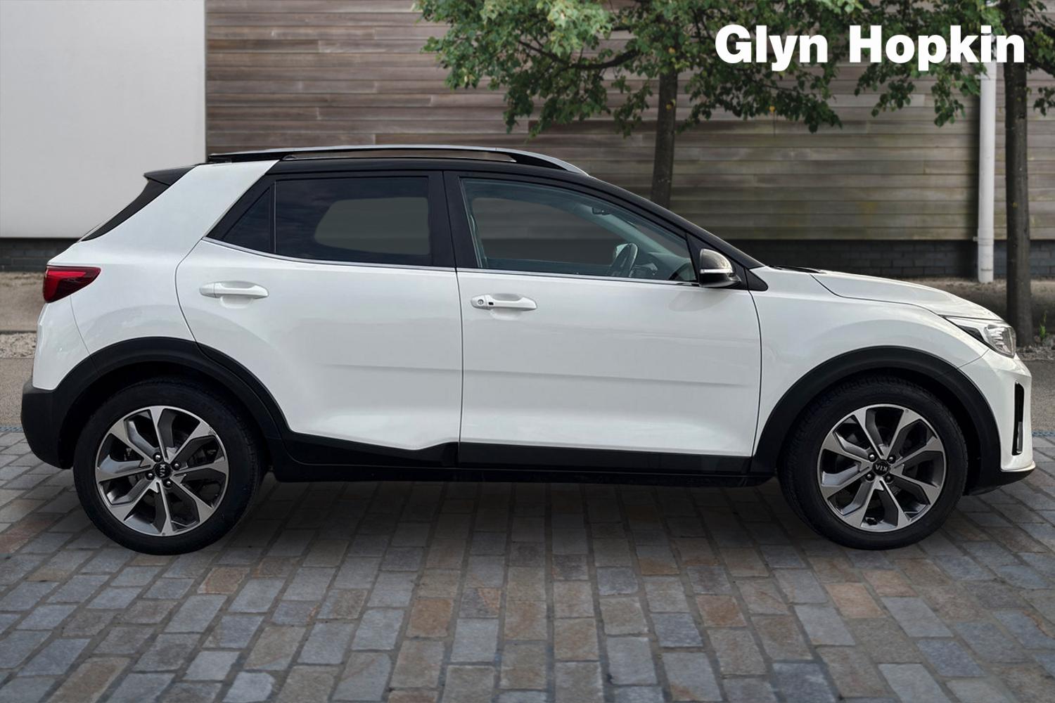 Used Kia Stonic 2021 for sale - 76528925: Photo 2