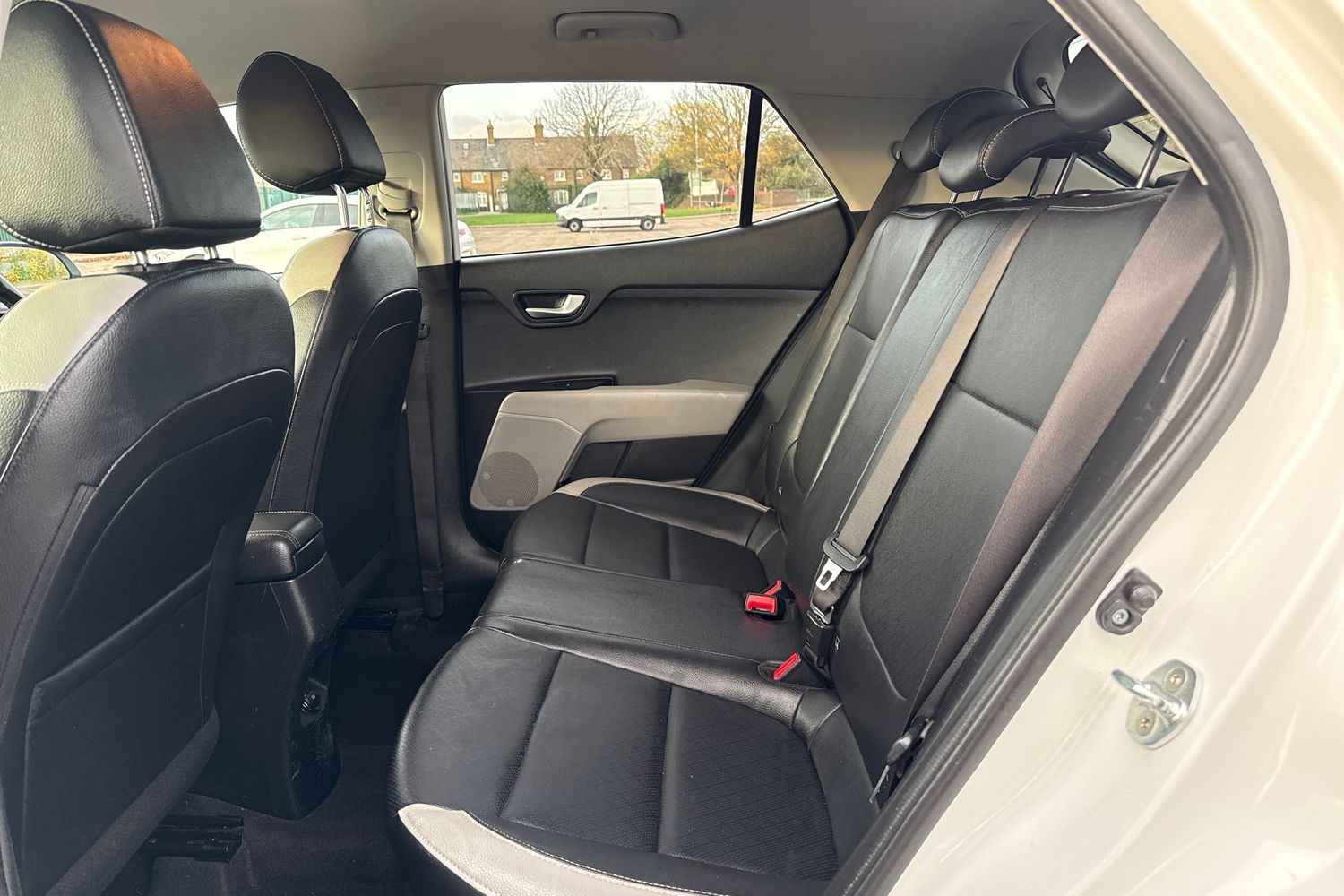 Used Kia Stonic 2021 for sale - 76528925: Photo 34