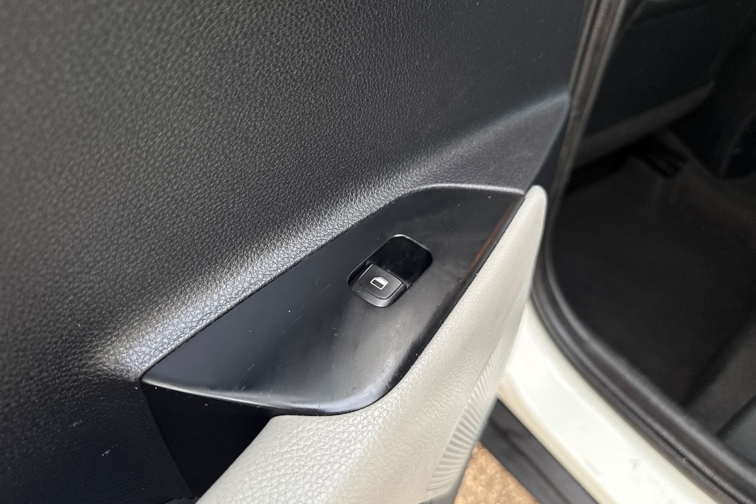 Used Kia Stonic 2021 for sale - 76528925: Photo 35