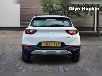 Used Kia Stonic 2023 for sale - 76514875: Photo