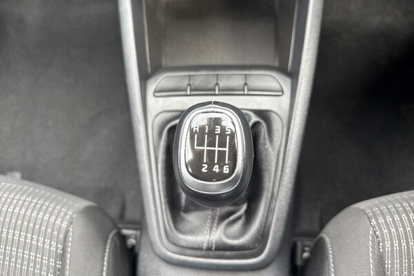 Used Kia Stonic 2024 for sale - 76014856: Photo 29