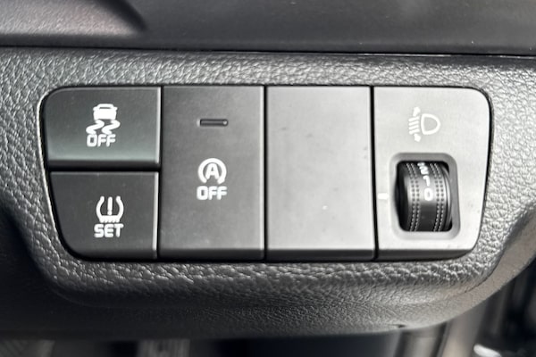 Used Kia Stonic 2024 for sale - 76014856: Photo 30