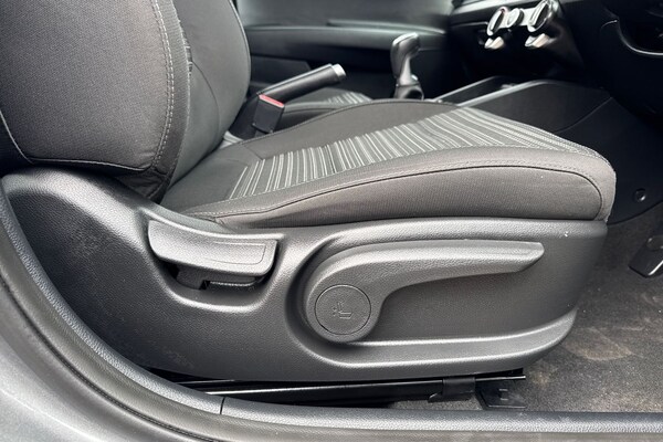 Used Kia Stonic 2024 for sale - 76014856: Photo 31