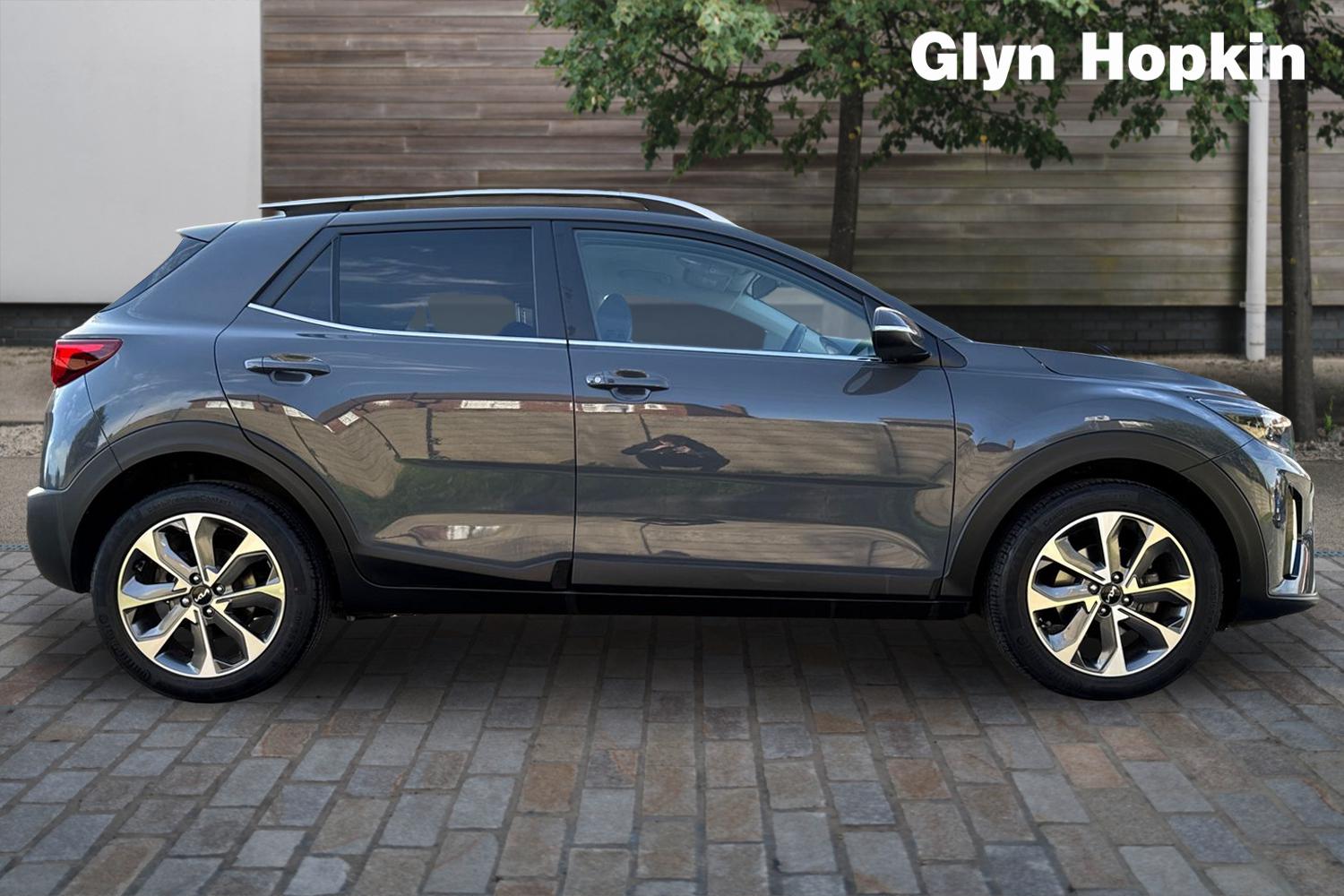 Used Kia Stonic 2023 for sale - 77971794: Photo 2