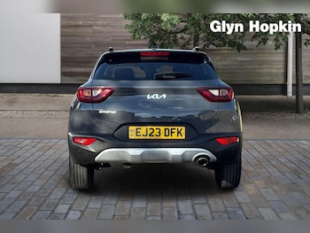 Used Kia Stonic 2023 for sale - 77971794: Photo