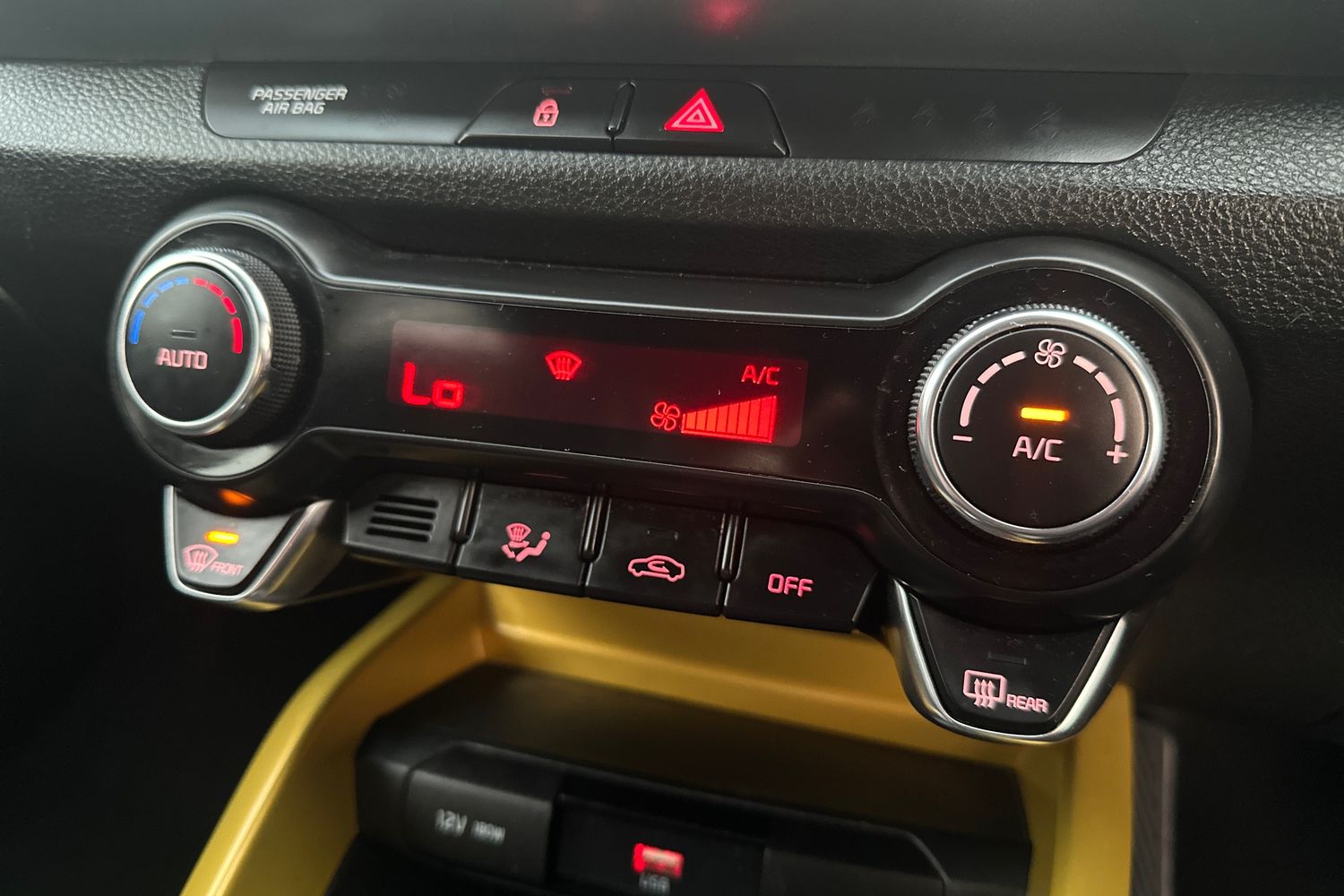 Used Kia Stonic 2023 for sale - 76869496: Photo 15