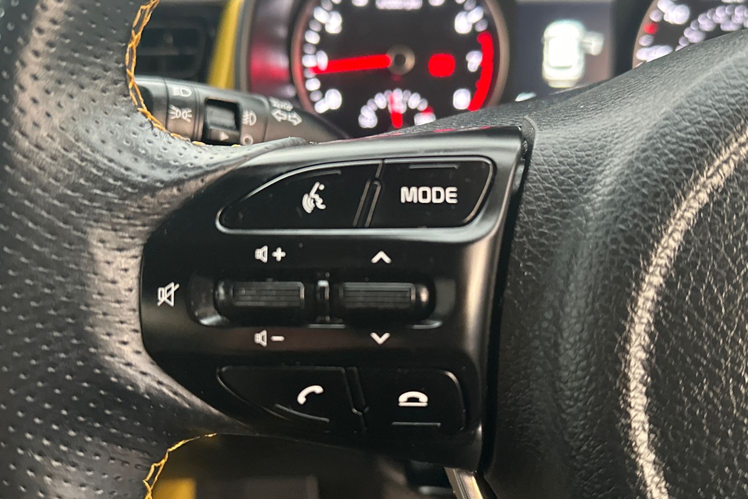 Used Kia Stonic 2023 for sale - 76869496: Photo 21