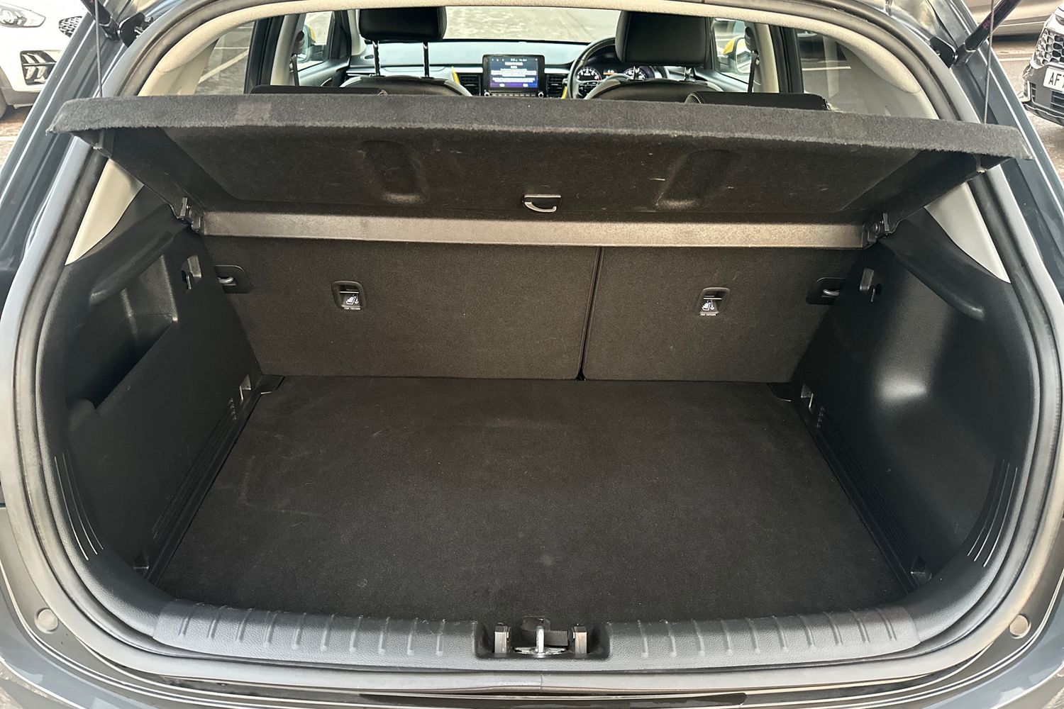 Used Kia Stonic 2023 for sale - 76869496: Photo 24