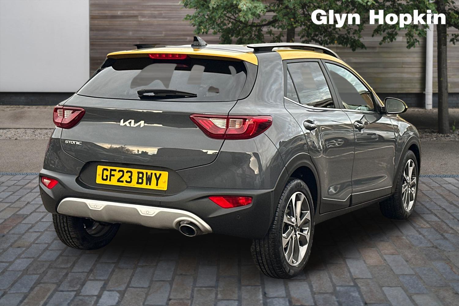 Used Kia Stonic 2023 for sale - 76869496: Photo 3