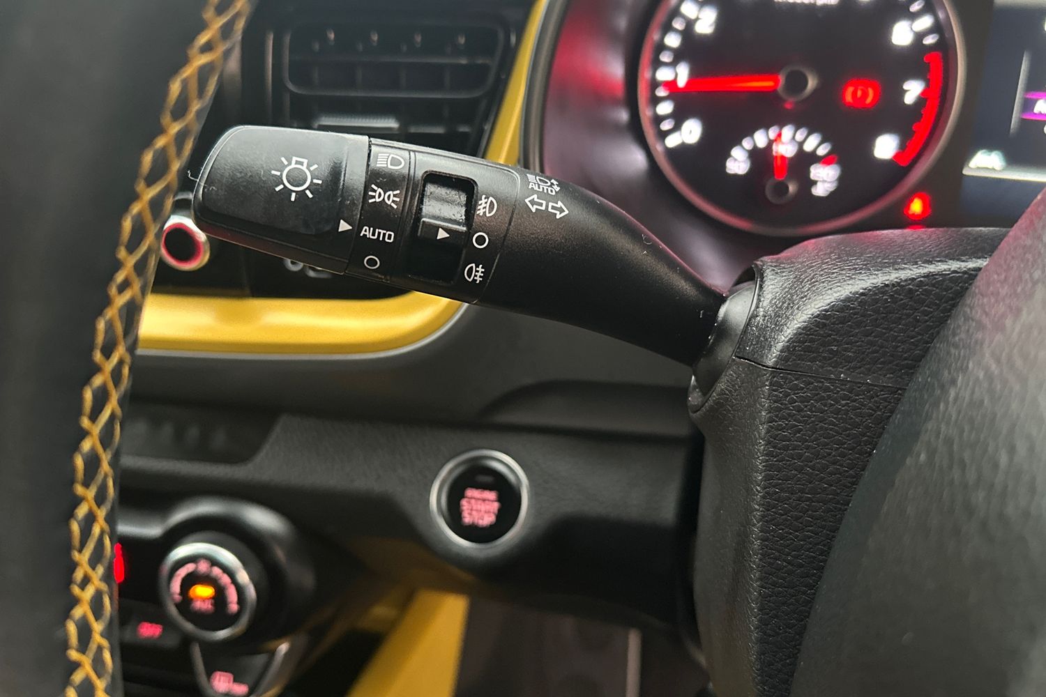 Used Kia Stonic 2023 for sale - 76869496: Photo 38