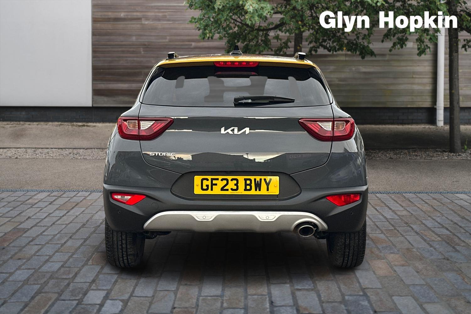 Used Kia Stonic 2023 for sale - 76869496: Photo 4