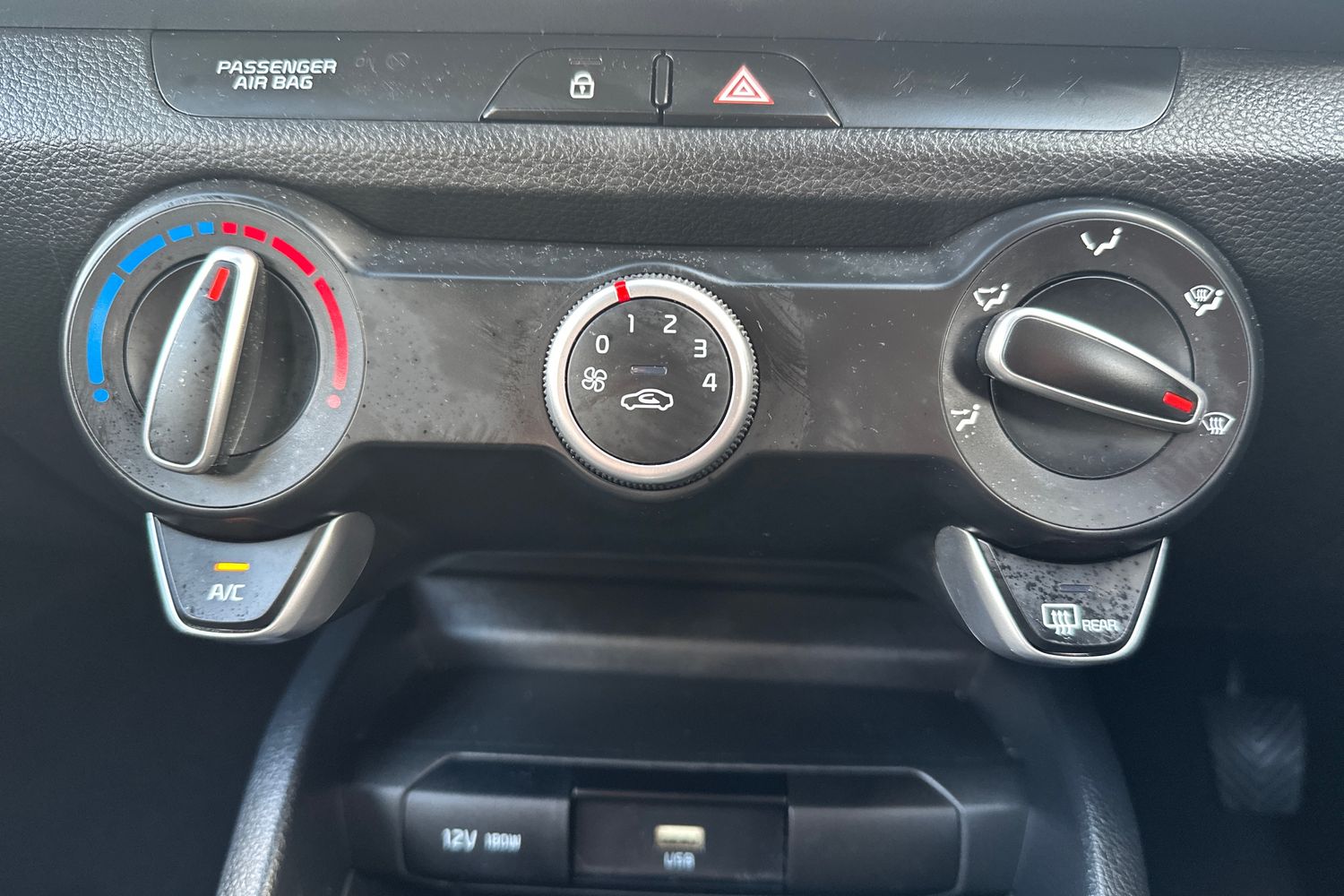 Used Kia Stonic 2023 for sale - 76817698: Photo 15