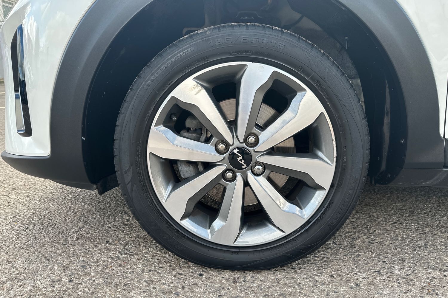 Used Kia Stonic 2023 for sale - 76817698: Photo 26