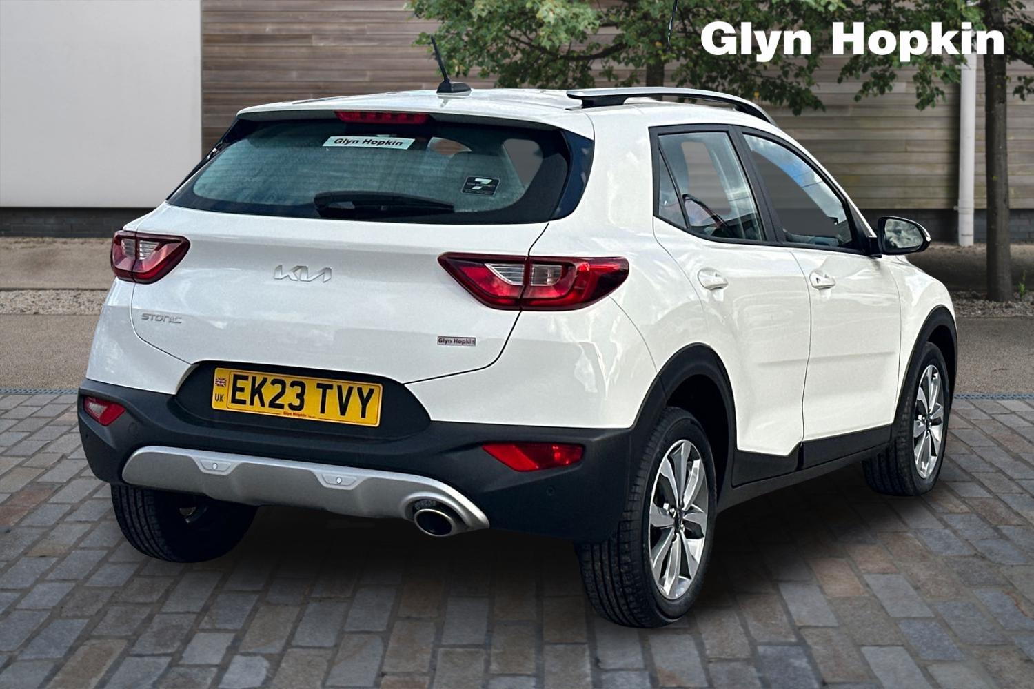 Used Kia Stonic 2023 for sale - 76817698: Photo 3