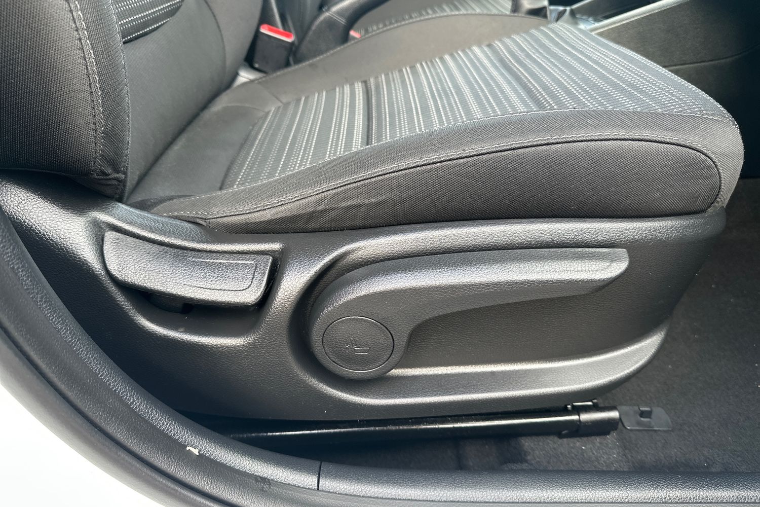 Used Kia Stonic 2023 for sale - 76817698: Photo 38