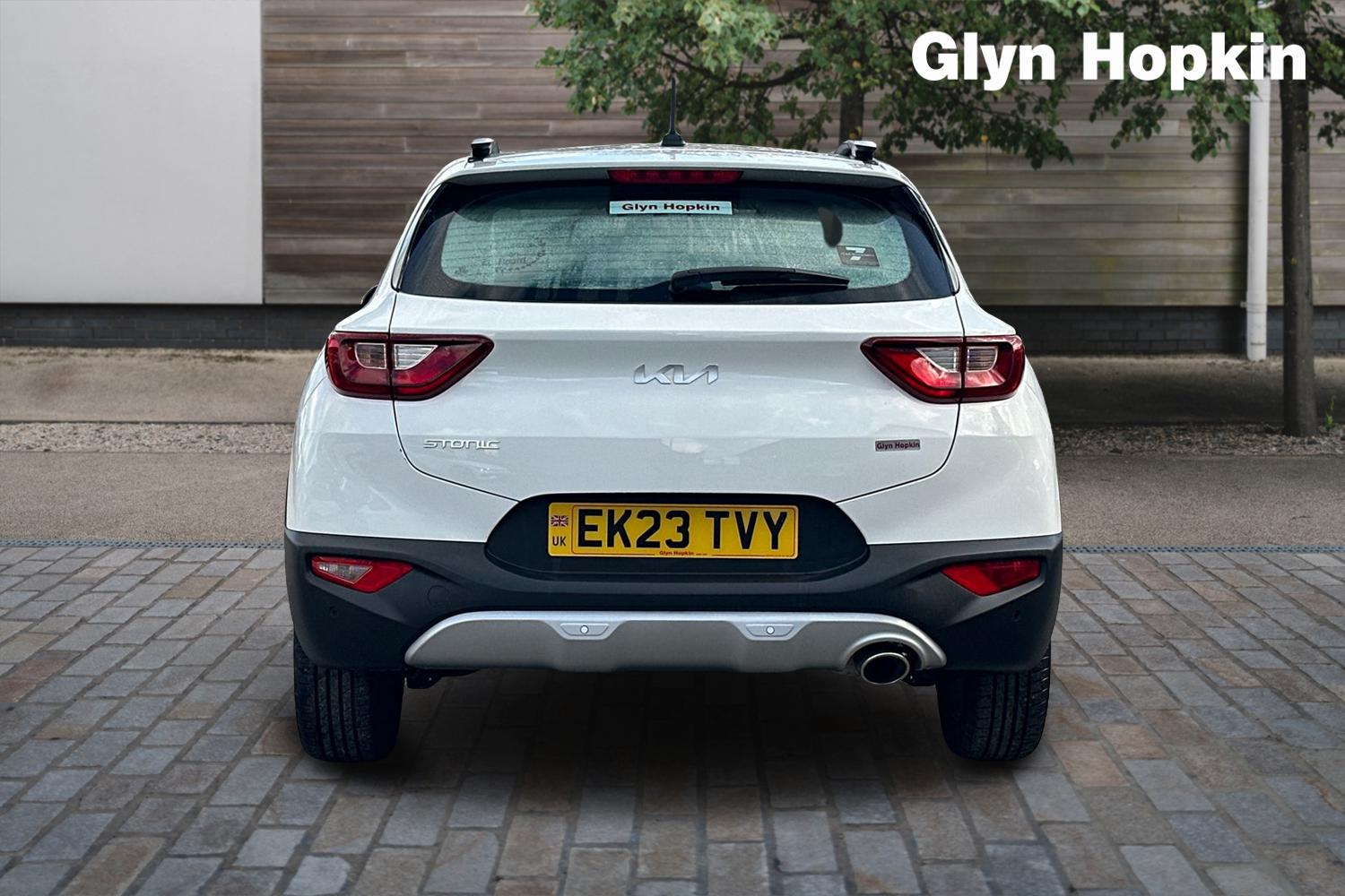 Used Kia Stonic 2023 for sale - 76817698: Photo 4