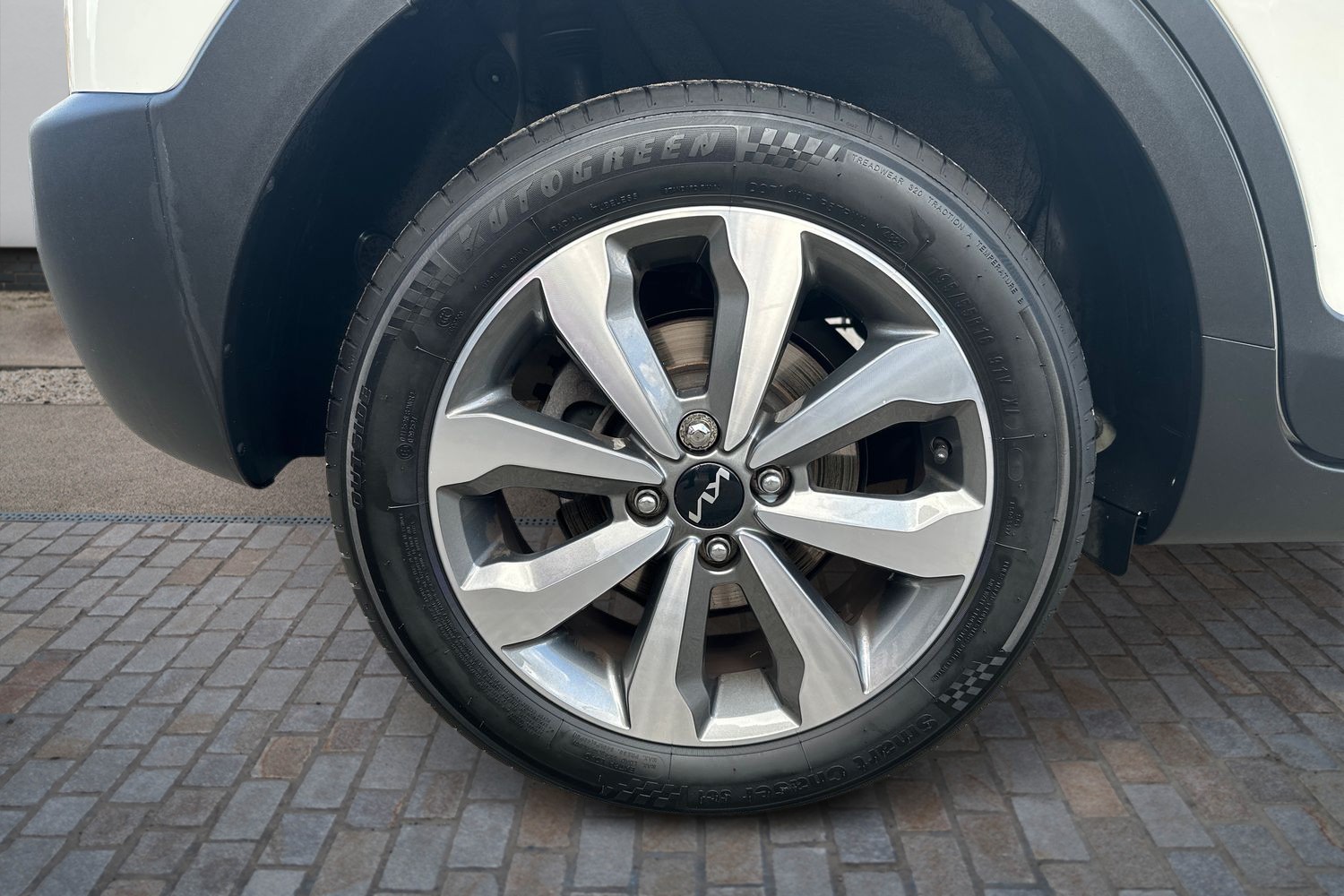 Used Kia Stonic 2023 for sale - 76817698: Photo 9