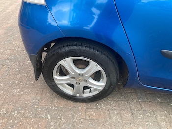 Used Toyota Yaris 2010 for sale - 79424572: Photo