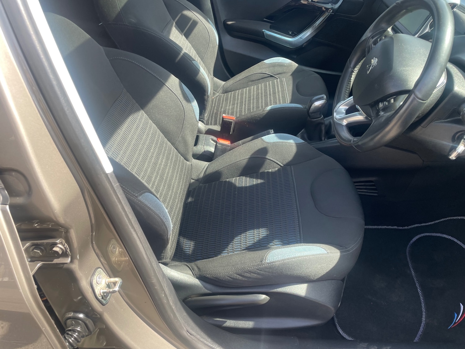 Used Peugeot 208 2013 for sale - 78197885: Photo 10