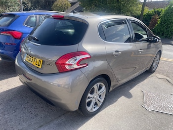 Used Peugeot 208 2013 for sale - 78197885: Photo