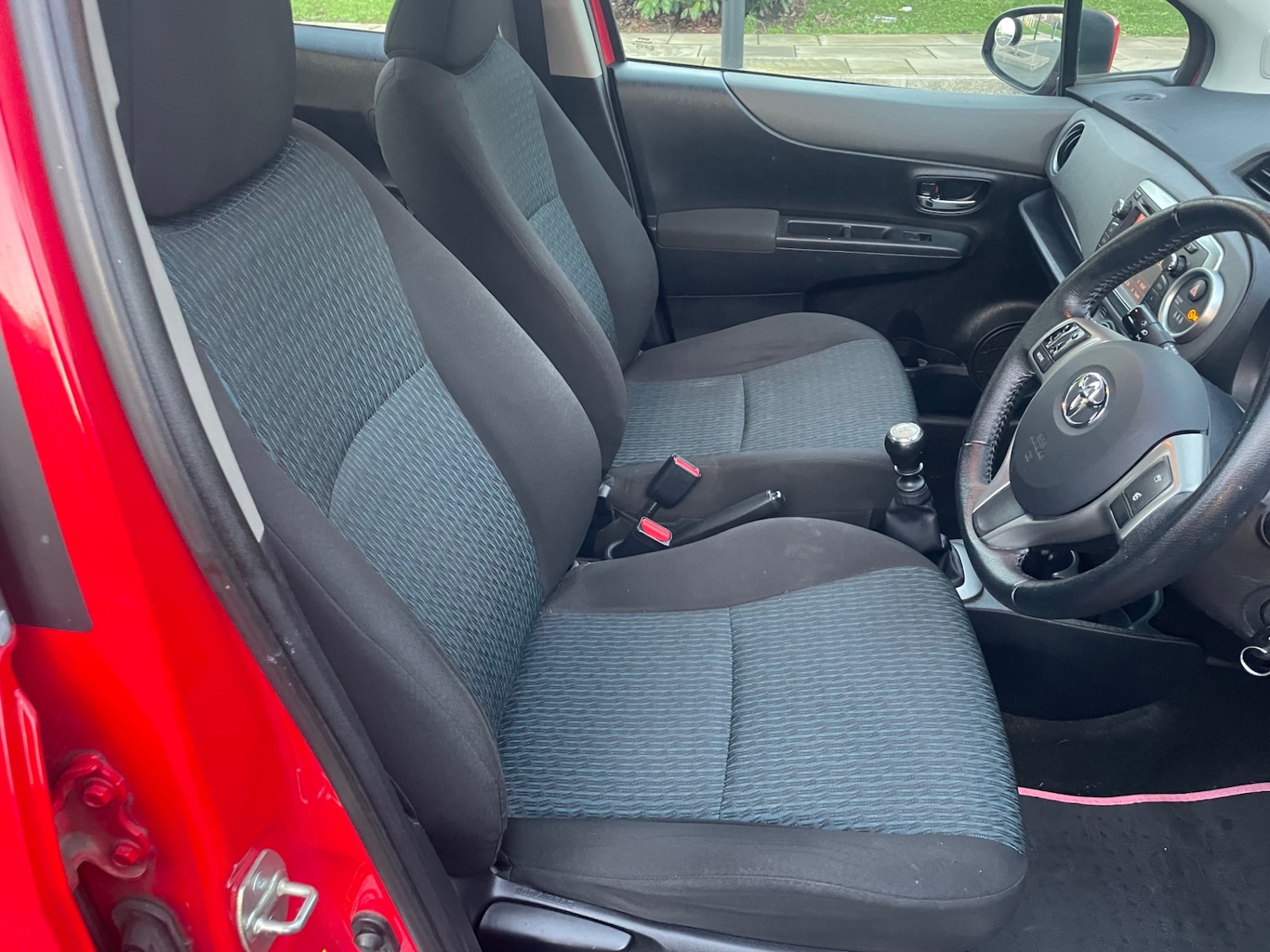 Used Toyota Yaris 2012 for sale - 76893073: Photo 11