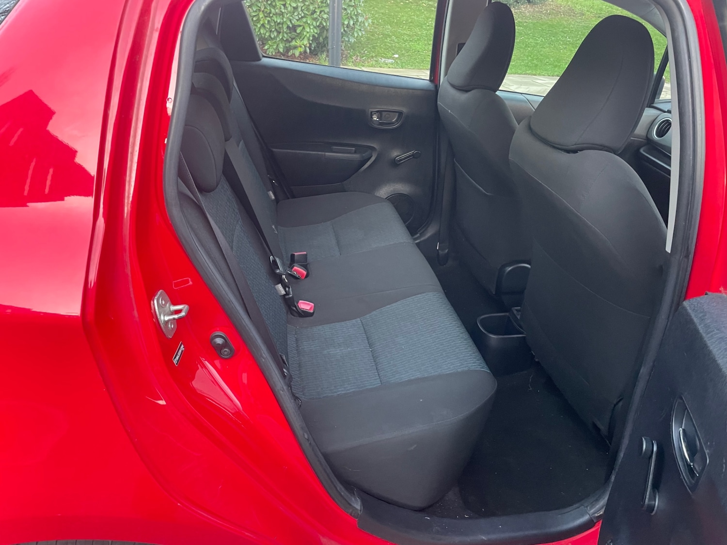 Used Toyota Yaris 2012 for sale - 76893073: Photo 12