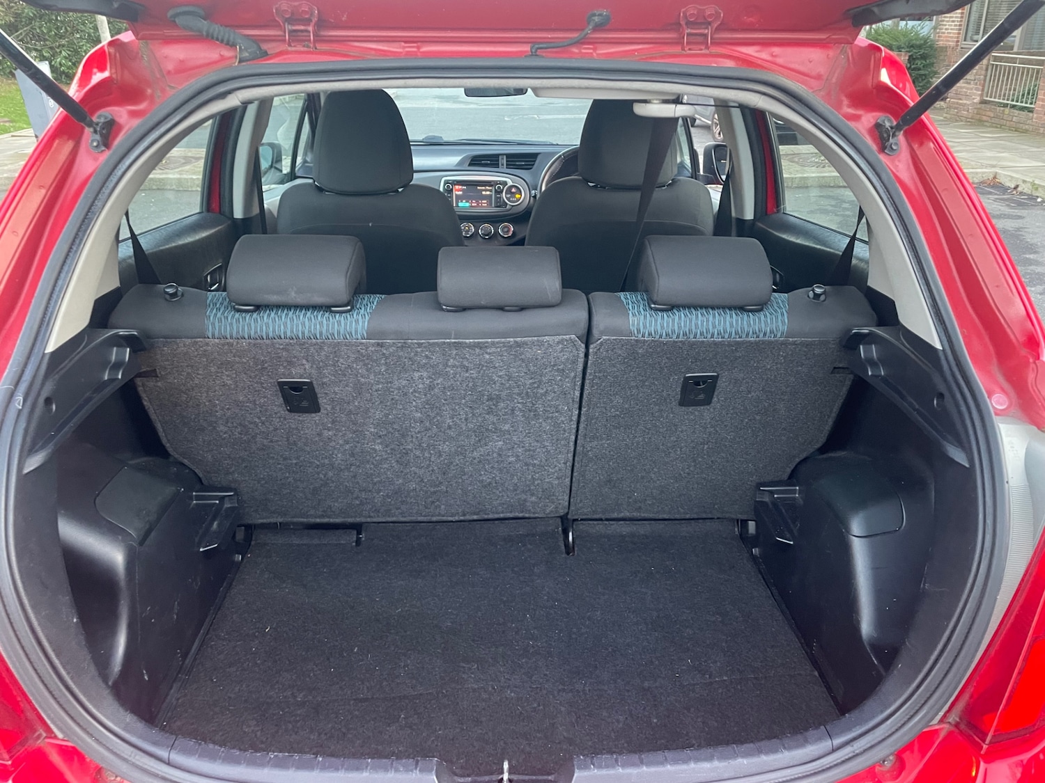 Used Toyota Yaris 2012 for sale - 76893073: Photo 8