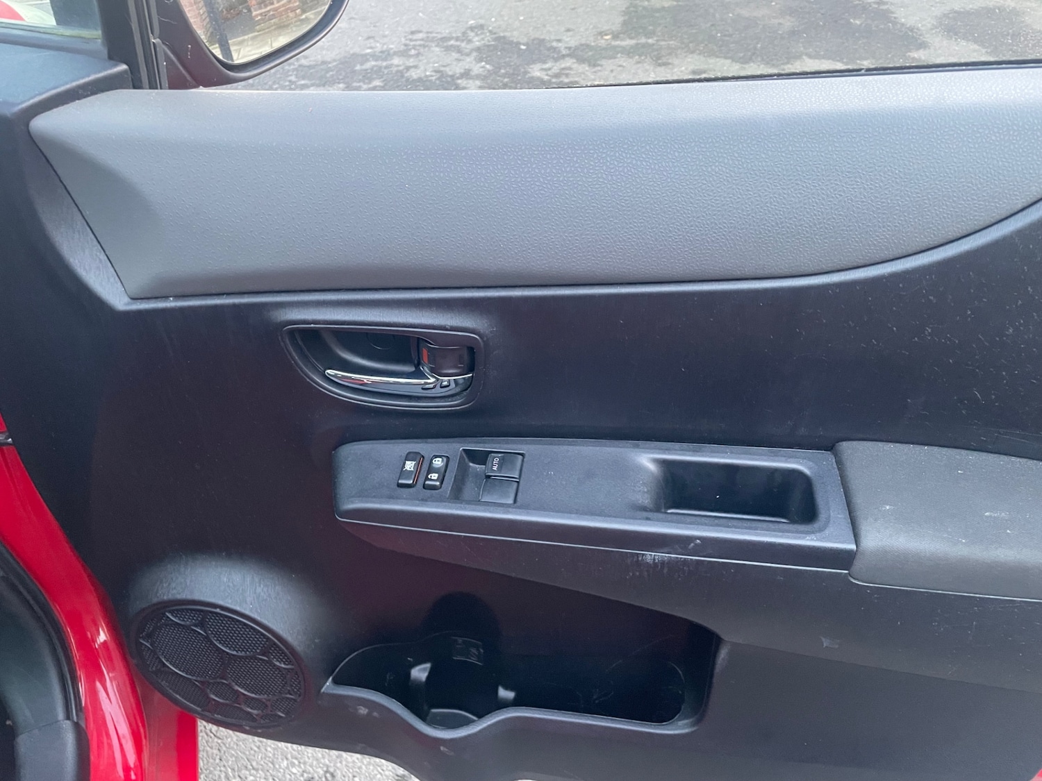 Used Toyota Yaris 2012 for sale - 76893073: Photo 9