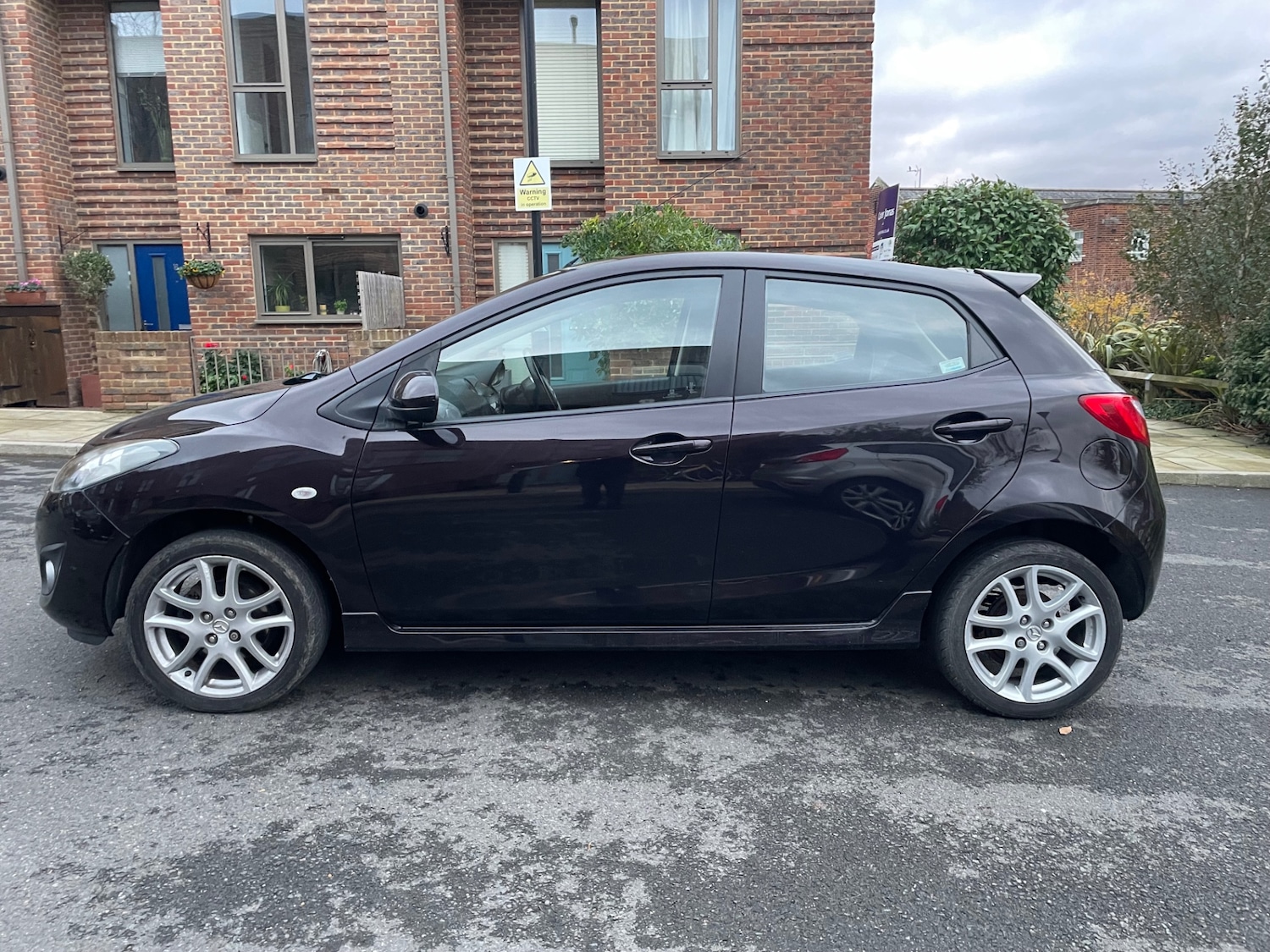 Used Mazda Mazda2 2011 for sale - 76627366: Photo 6