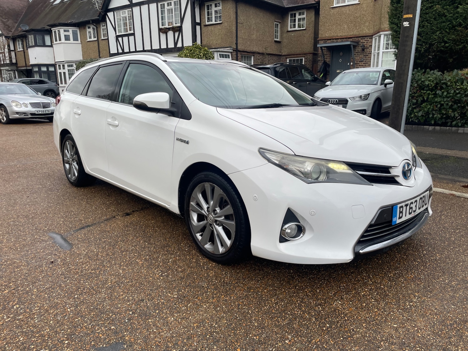 Used Toyota Auris 2014 for sale - 77065812: Photo 2