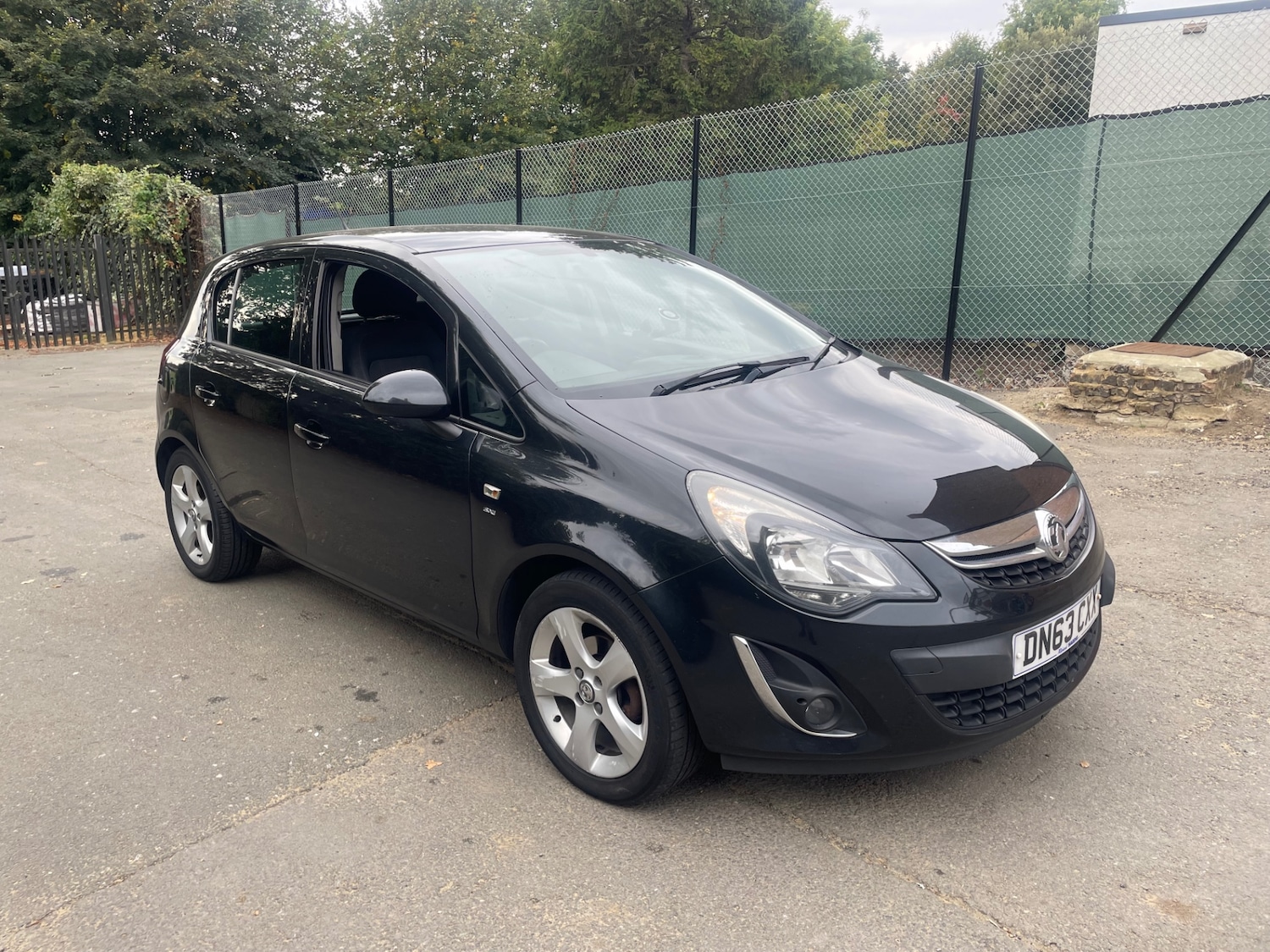 Used Vauxhall Corsa 2013 for sale - 76128816: Photo 1