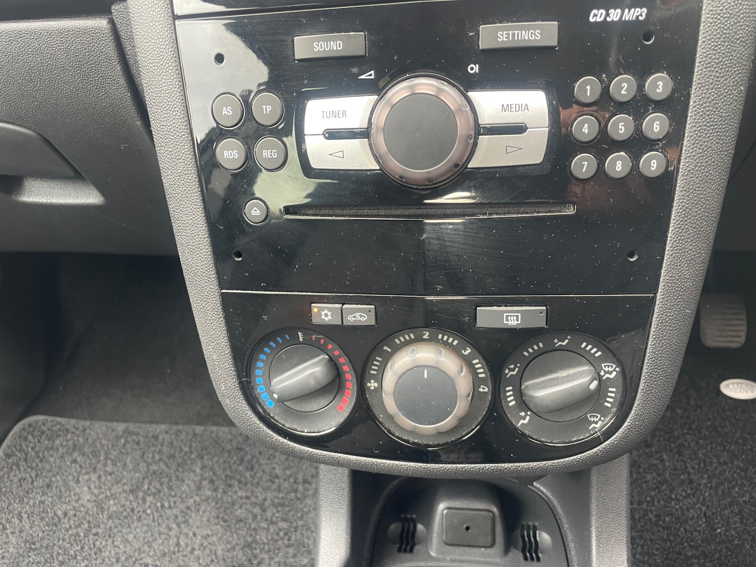 Used Vauxhall Corsa 2013 for sale - 76128816: Photo 16