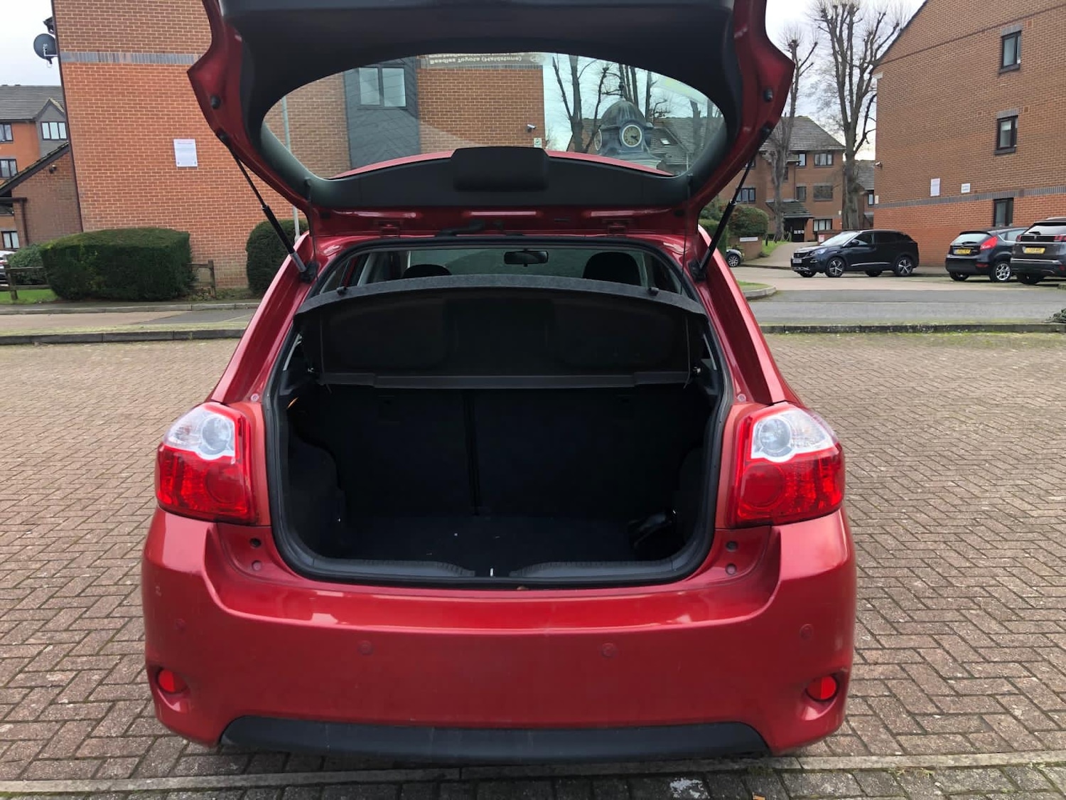 Used Toyota Auris 2011 for sale - 77204099: Photo 6