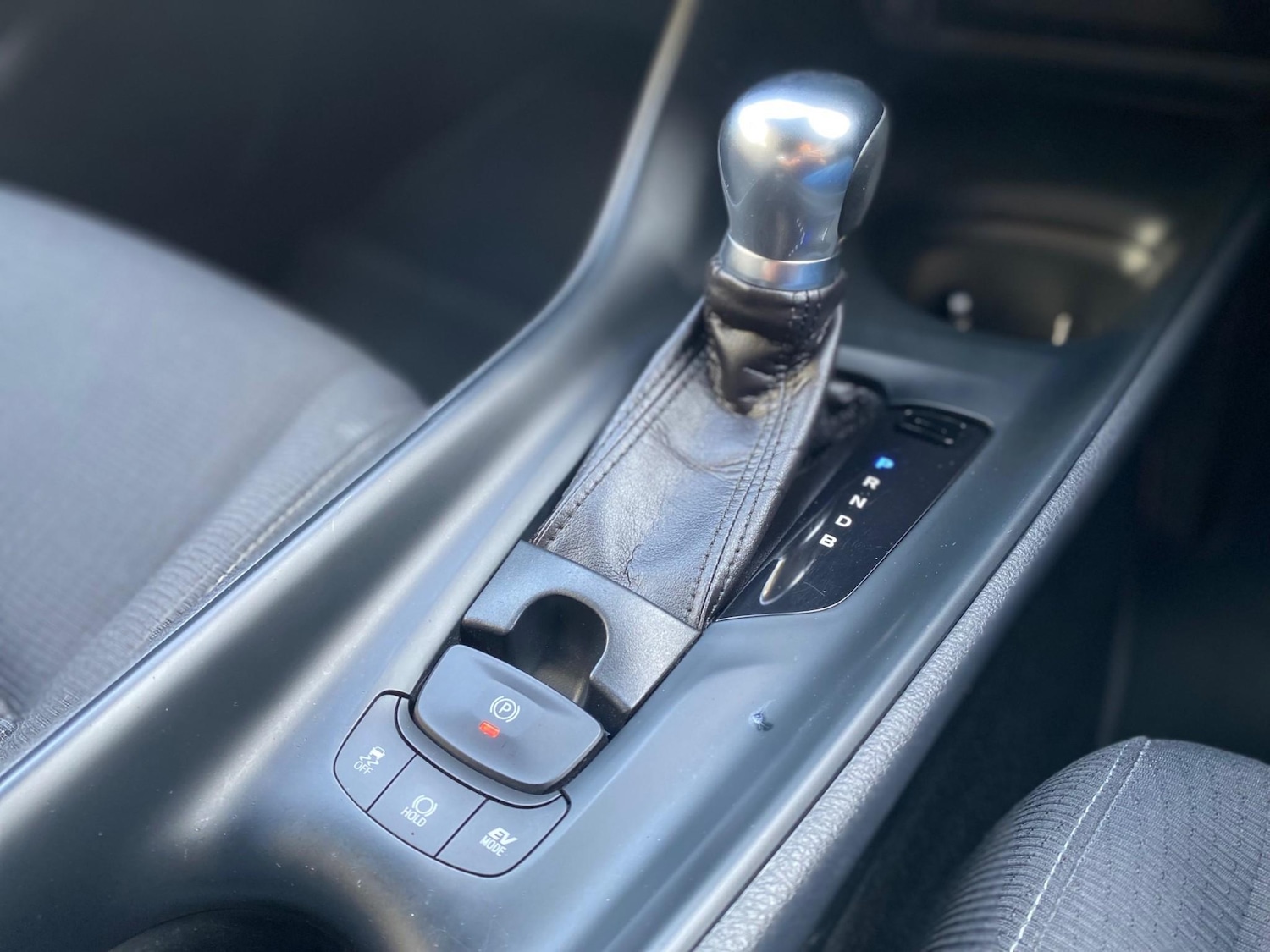 Used Toyota C-HR 2019 for sale - 76603751: Photo 5