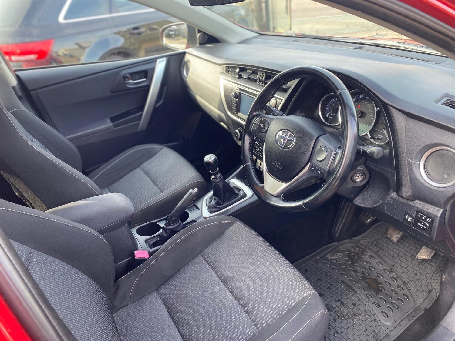 Used Toyota Auris 2014 for sale - 77989494: Photo 15