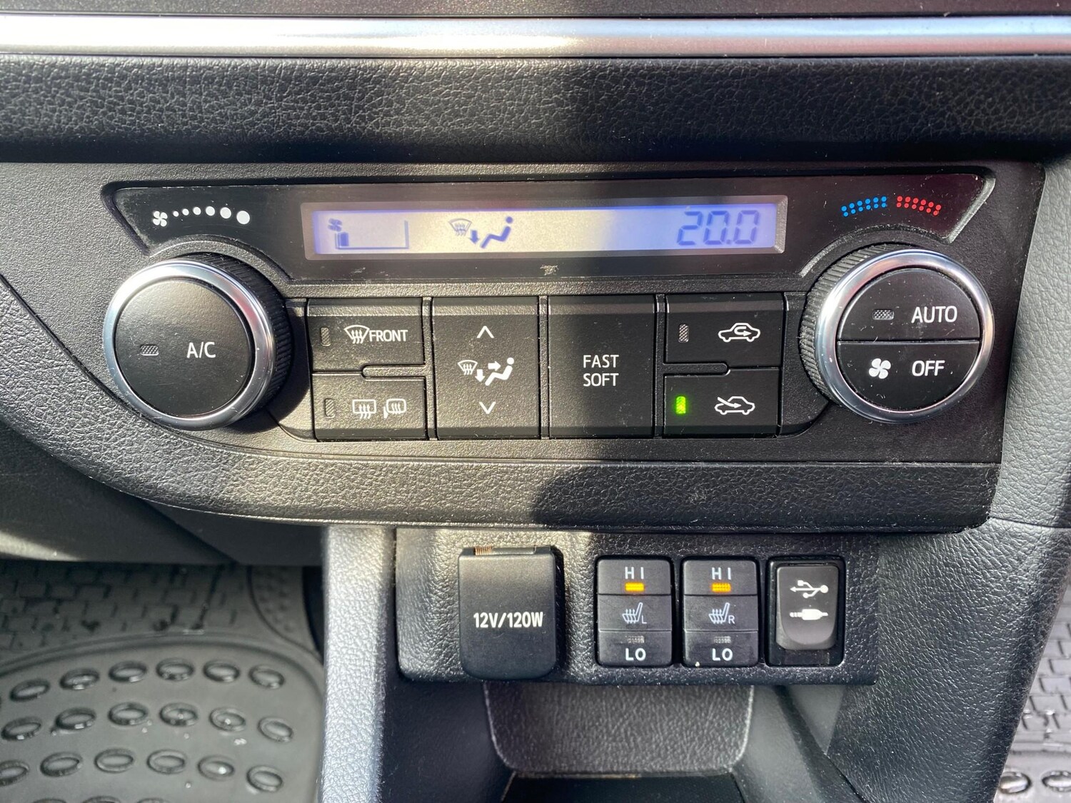 Used Toyota Auris 2014 for sale - 77989494: Photo 24