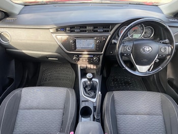 Used Toyota Auris 2014 for sale - 77989494: Photo
