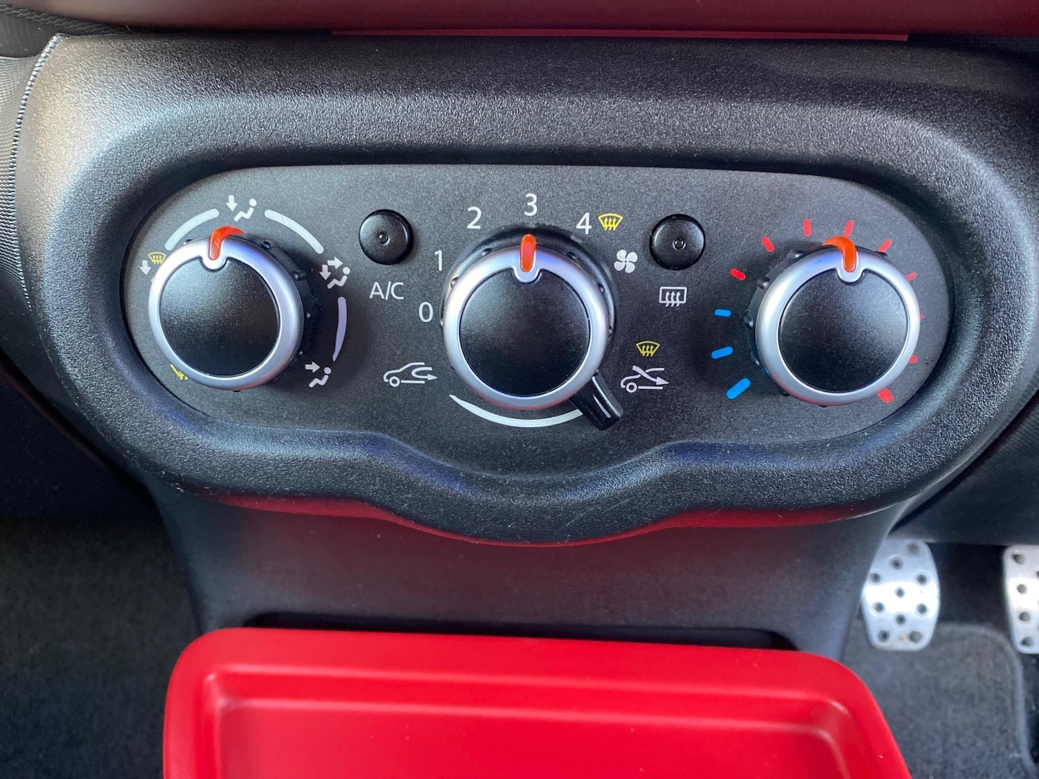 Used Renault Twingo 2015 for sale - 76798546: Photo 25