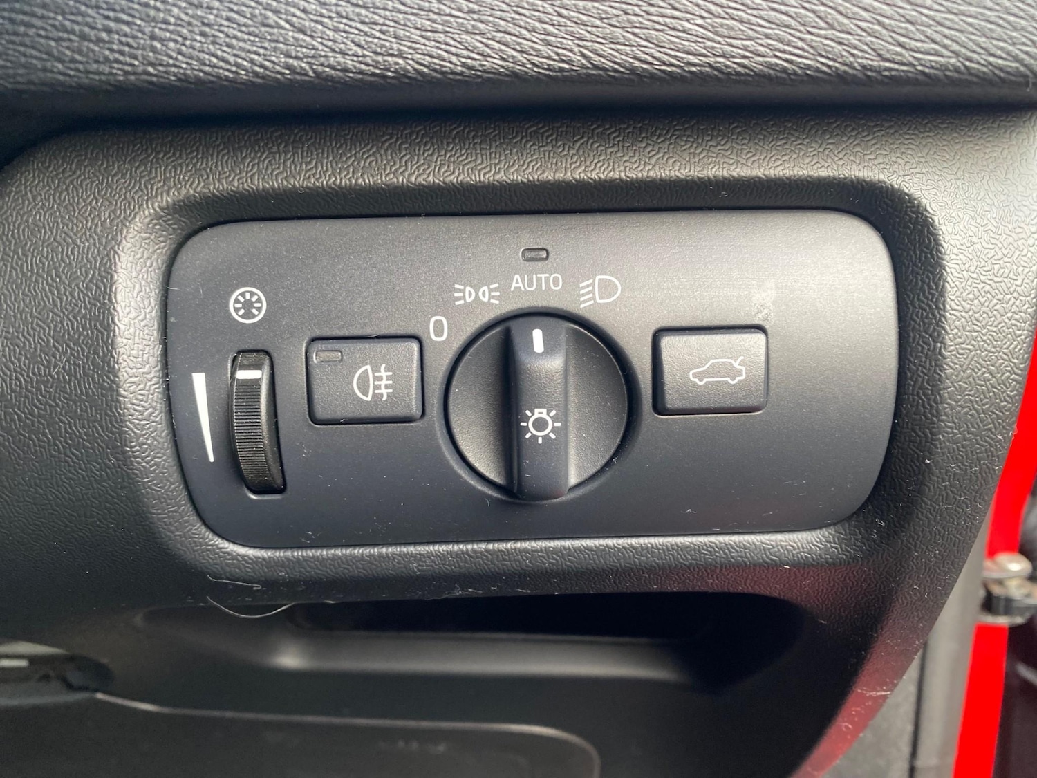 Used Volvo V40 2016 for sale - 77128608: Photo 18