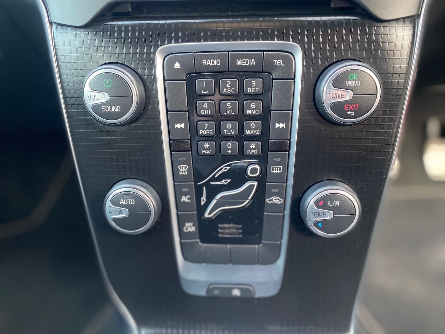 Used Volvo V40 2016 for sale - 77128608: Photo 19