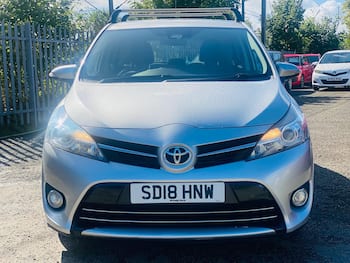 Used Toyota Verso 2018 for sale - 79736488: Photo
