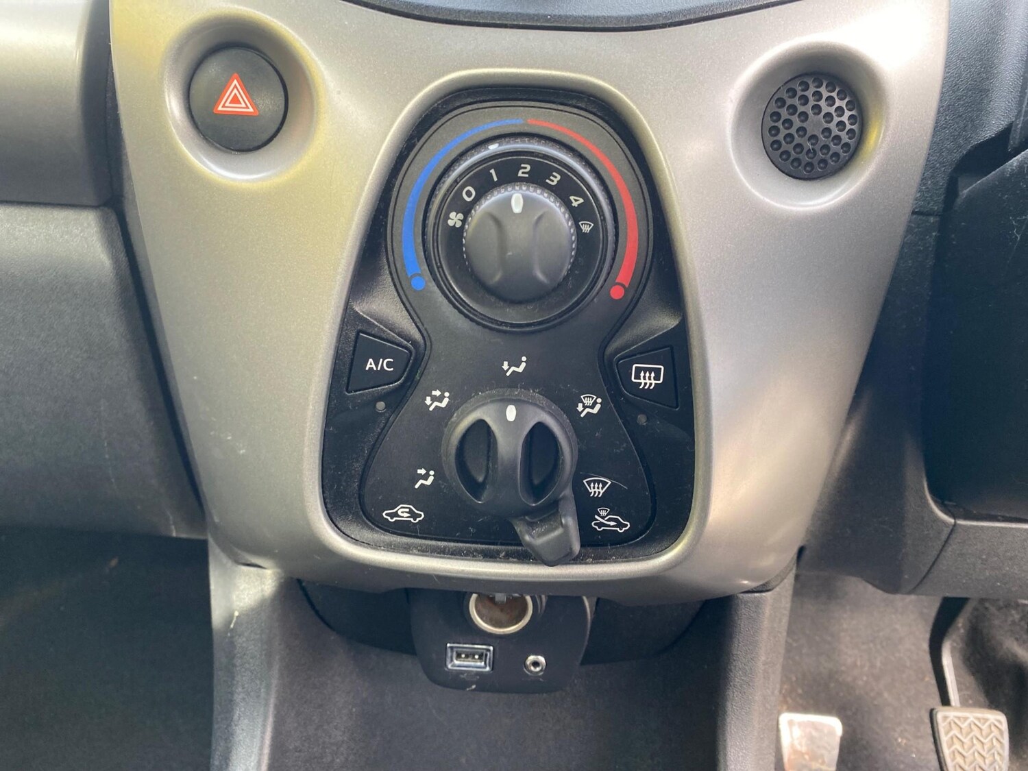 Used Toyota AYGO 2016 for sale - 77679721: Photo 22