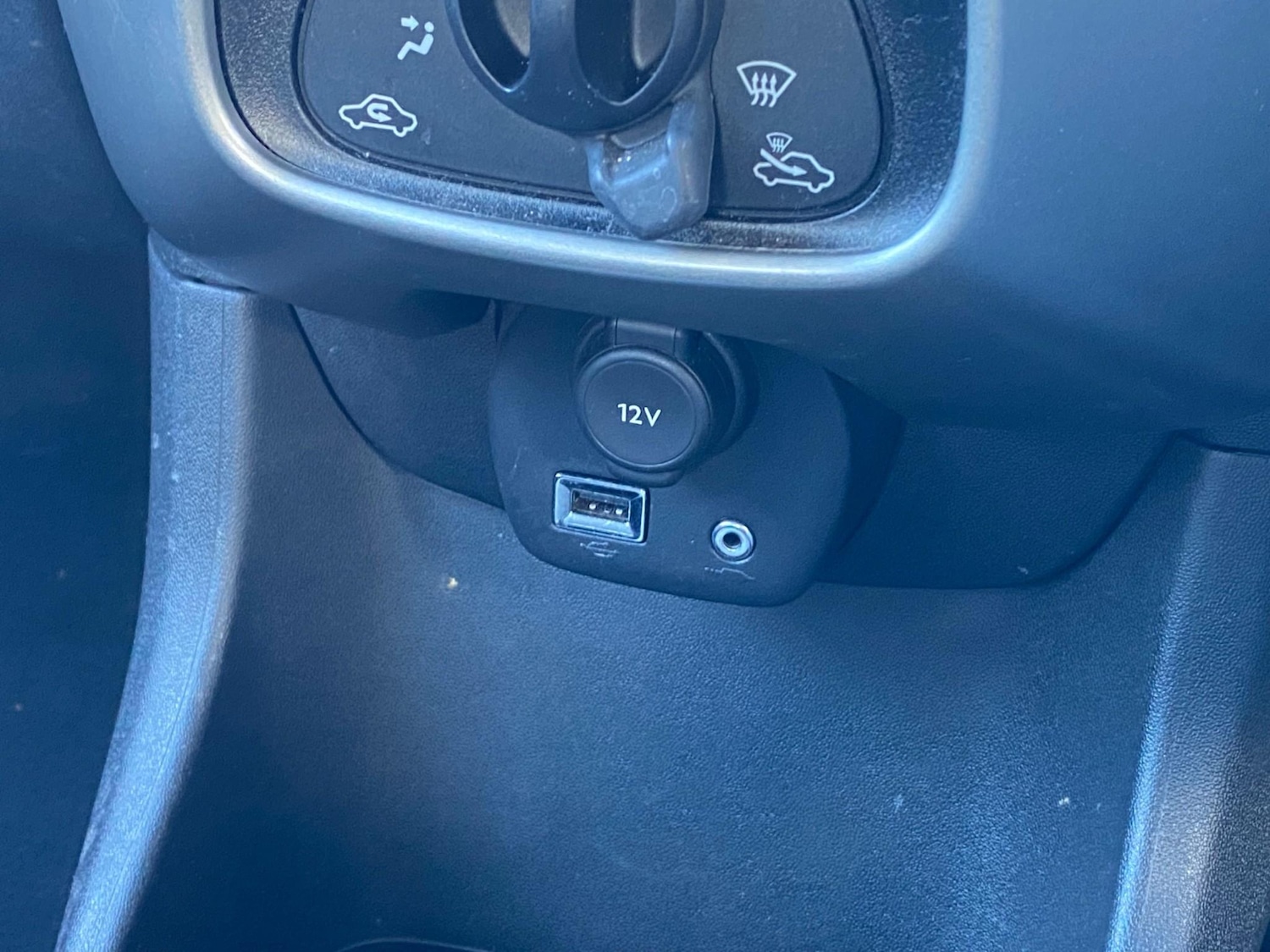 Used Toyota AYGO 2017 for sale - 76627475: Photo 18